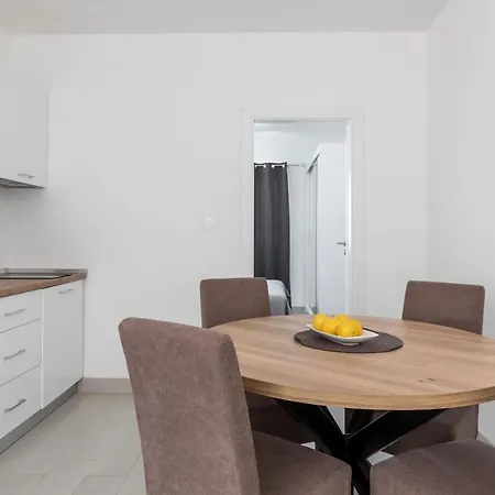 Mate's Holliday House Apartamento Trogir